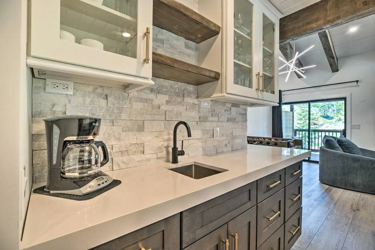Vakantiehuis Luxe Mountain Home In Village, Steps To Gondola! Mammoth Lakes