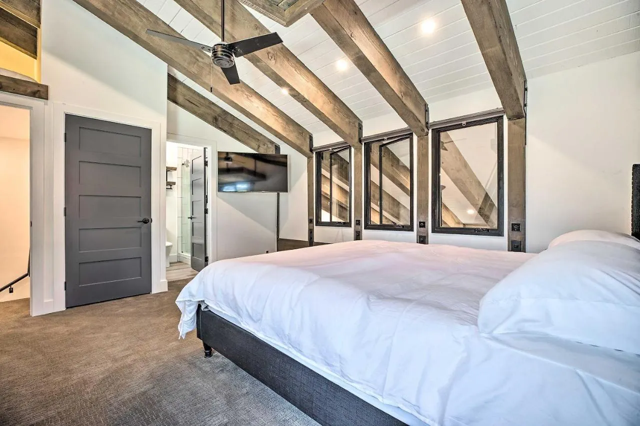Vakantiehuis Luxe Mountain Home In Village, Steps To Gondola! Mammoth Lakes