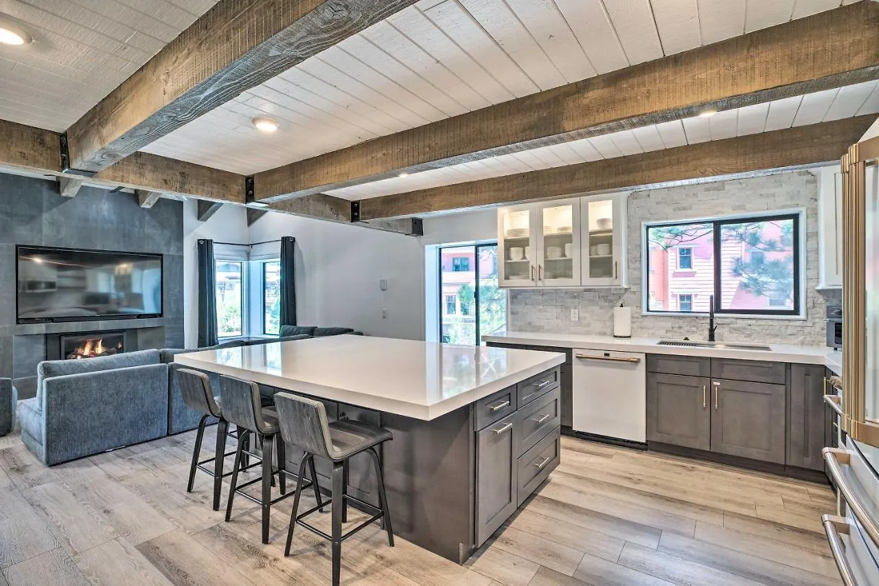 Luxe Mountain Home In Village, Steps To Gondola! Mammoth Lakes Holiday home
